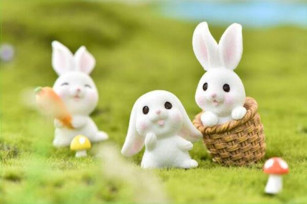 6 Cartoon Rabbit Carrot Resin Mini Sculpture Figurines