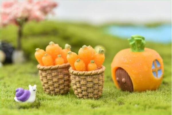 6 Cartoon Rabbit Carrot Resin Mini Sculpture Figurines