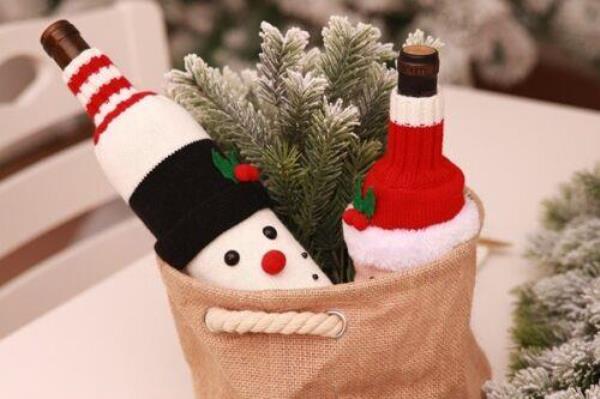 Christmas Red Santa Wine Bottle Cover Decoration