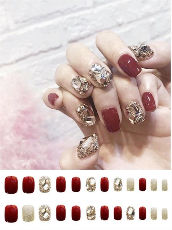 24 Christmas Red Reusable Fake Press Nails