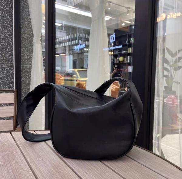 Minimalist Zip PU Leather Shoulder Bag