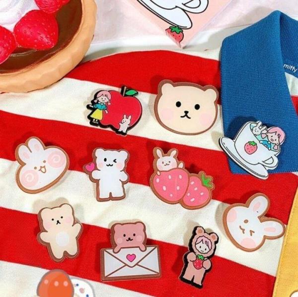 7 Pcs Cartoon Acrylic Lapel Badge Brooches