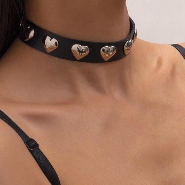 Punk Chic Black Faux Leather Metal Heart Clavicle Choker