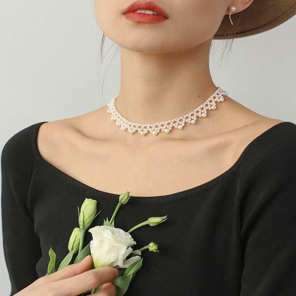 Retro Vintage Hollow Flower Knit White Faux Pearl Choker