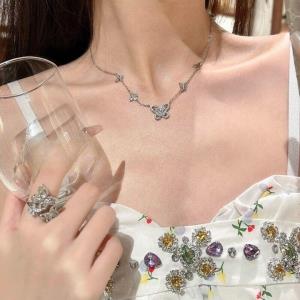 Luxury 18K Platinum Plated Butterfly Glitter Clavicle Necklace