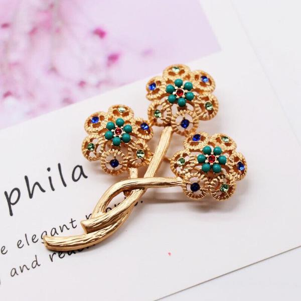 Luxury Baroque Retro Vintage Crystal Leaf Brooch