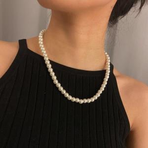 Simple White Imitation Pearl Clavicle Necklace