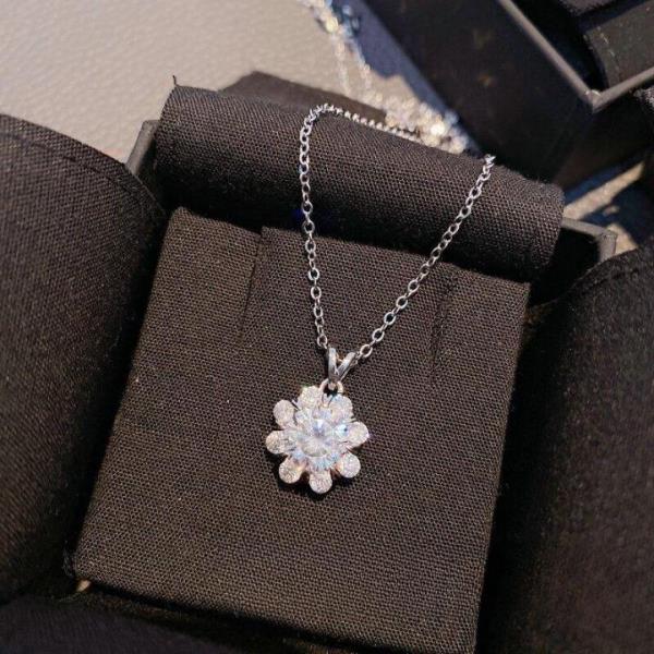 18K Platinum Plated Zircon Flower Pendant Necklace