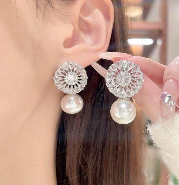 18K Platinum Plated White Pearl Snowflake Zircon Earrings