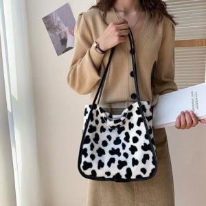 Winter Leopard Felt Medium Shoulder Bag