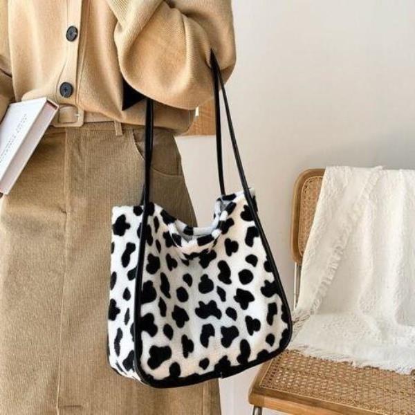 Winter Leopard Felt Medium Shoulder Bag