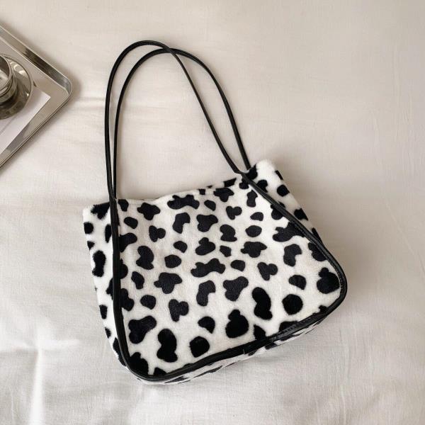 Winter Leopard Felt Medium Shoulder Bag