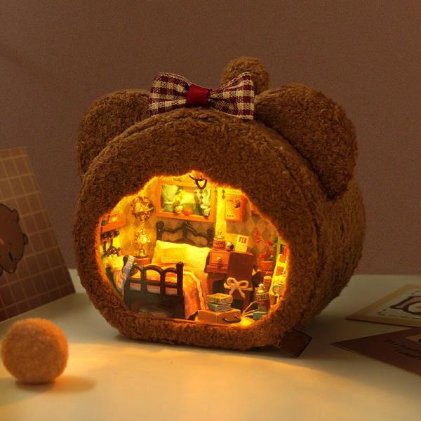 Small Creative Kawaii DIY Plush Miniature Dollhouse