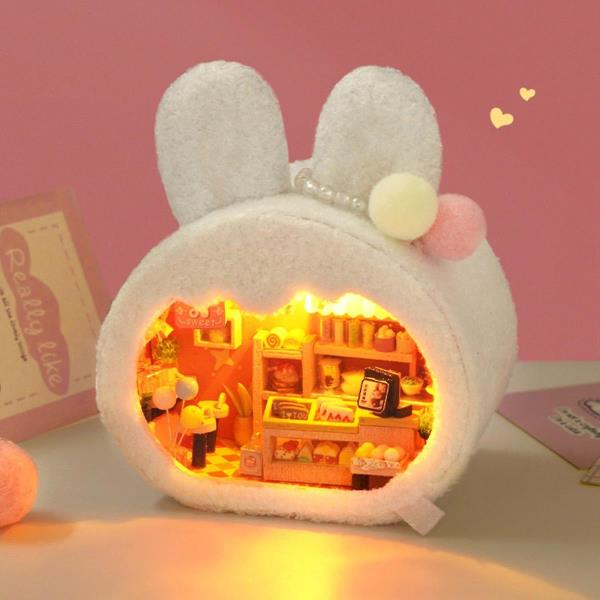 Small Creative Kawaii DIY Plush Miniature Dollhouse