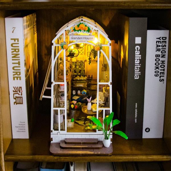 DIY Garden House LED Wooden Miniature Dollhouse Bookend