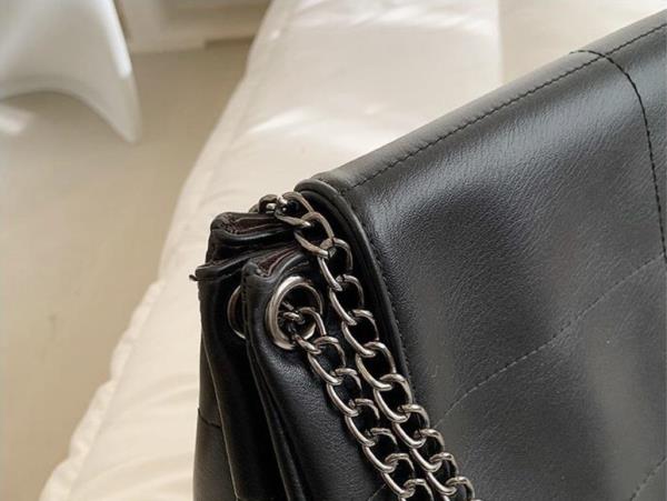 Large Flap Chain Shoulder Bag