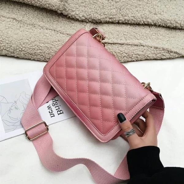 Pink Gradual Colour Chain Shoulder Bag