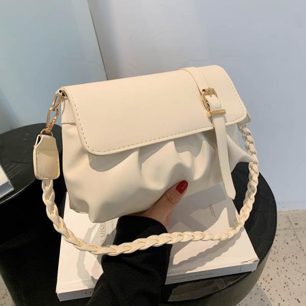 Simple Cloud Knit Strap Flap Shoulder Bag