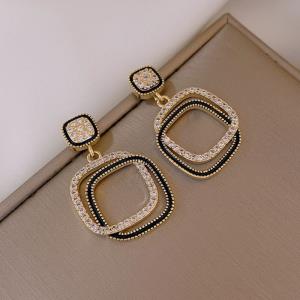 Shiny Gold Woven Pearl Wheel Drop Earrings