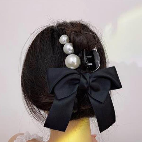 Pearl Bow Hair Claw Jaw