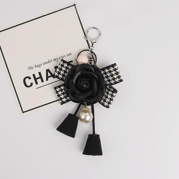 Camellia Black White Tassel Keyring