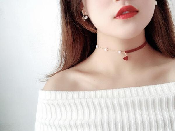 Love Heart Pearl Leather Choker