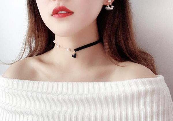 Love Heart Pearl Leather Choker