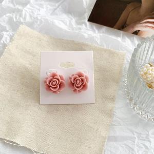 Retro Oval Rose Pearl Pendant Earrings