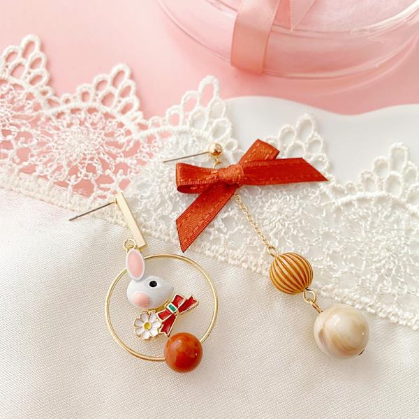 Orange Pearl Cartoon Rabbit Earrings