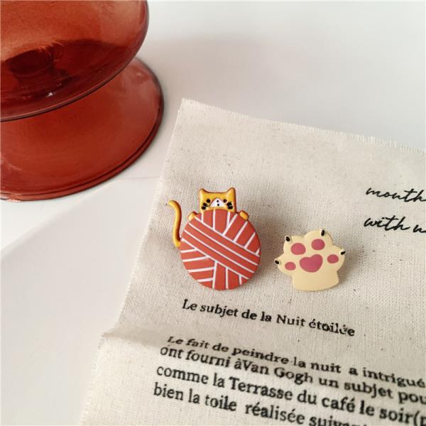 Cartoon Cat Paw Stud Earrings