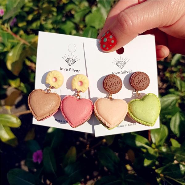 Cartoon Heart Cookie Resin Earrings