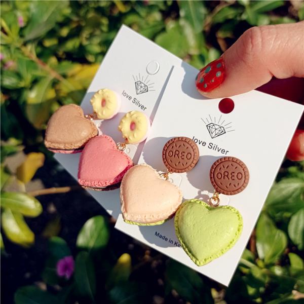 Cartoon Heart Cookie Resin Earrings