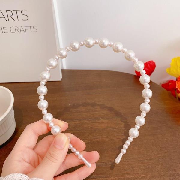 Retro White Pearl Wave Headband