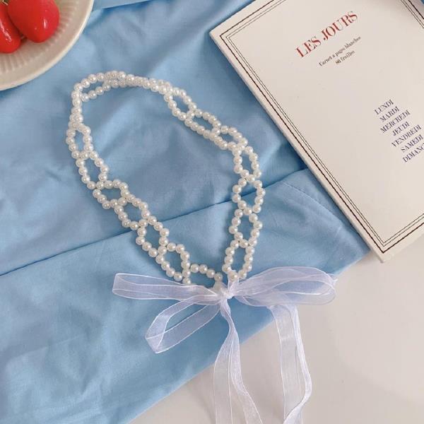 Retro White Lace Pearl Necklace