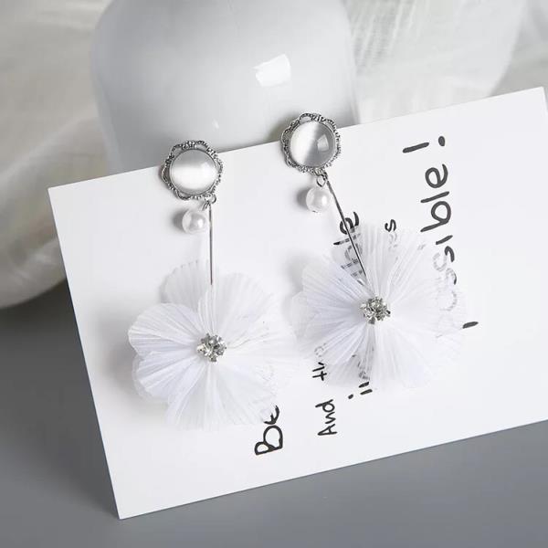 Elegant White Lace Pearl Flower Dangle Earrings