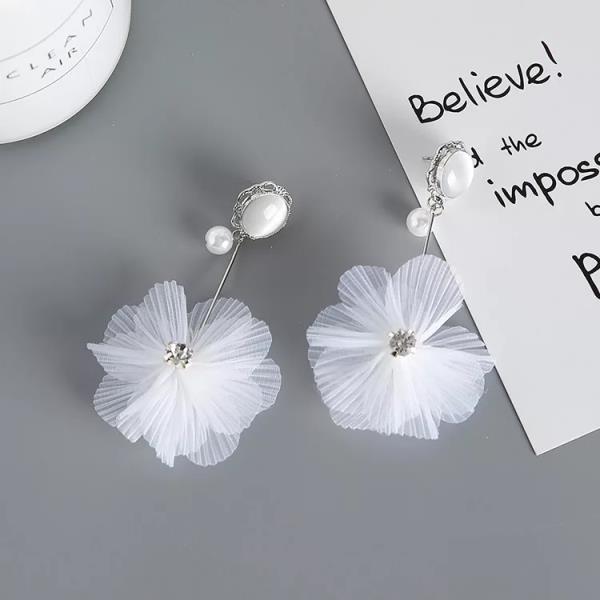 Elegant White Lace Pearl Flower Dangle Earrings