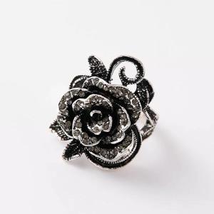 Retro Vintage Punk Black Rose Flower Crystal Ring