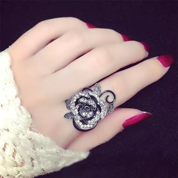 Retro Vintage Punk Black Rose Flower Crystal Ring