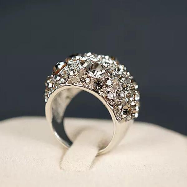 Retro Full Crystal Silver Hollow Ring