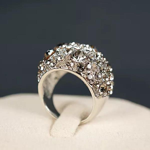 Retro Full Crystal Silver Hollow Ring