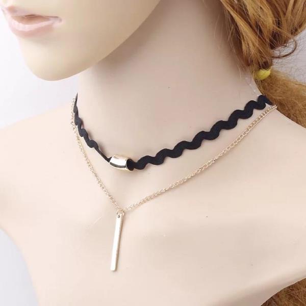 Black Wave Chain Gold Tag Choker